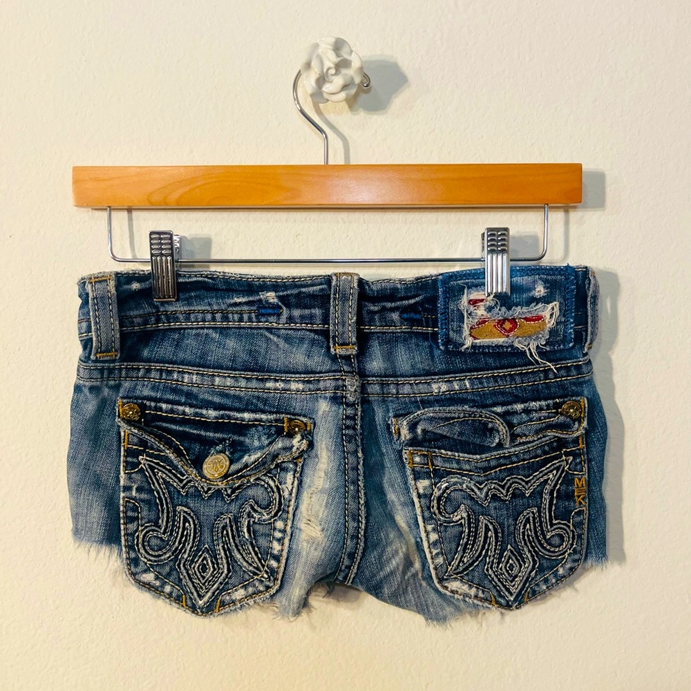 MEK Raw Hem Daisy Dukes Size 24